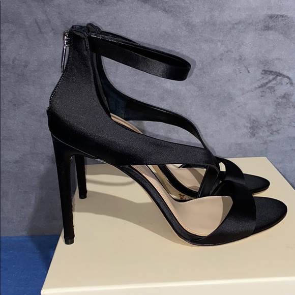 Imagine Vince Camino Rieta Heel - Picture 2 of 6